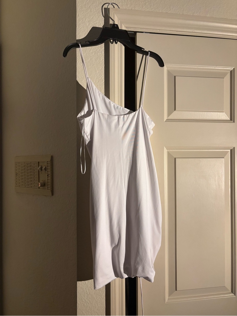 American Threads White One-Shoulder Ruched Mini Dress - Picture 2 of 2
